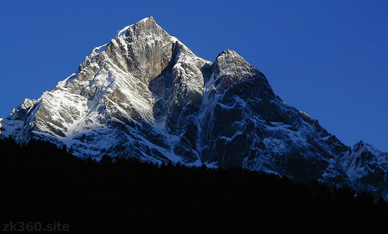 ネパール・パクディン付近の山