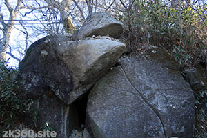 筑波山のガマ石