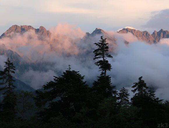 鏡平から望む穂高連峰の夕景