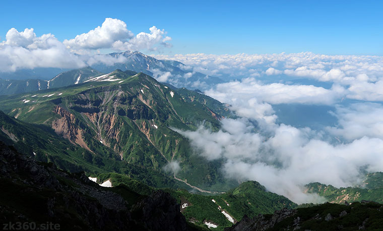 立山の浄土山から五色ヶ原と薬師岳を望む