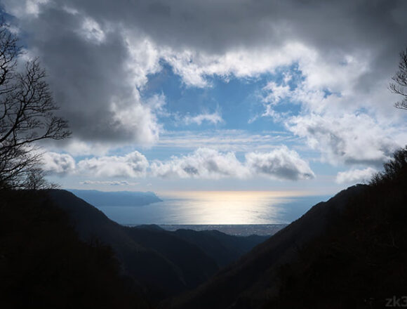 愛鷹山から見た映える駿河湾