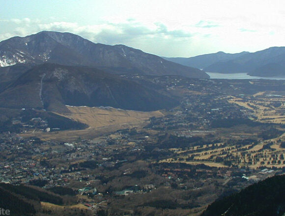 金時山から箱根山を望む