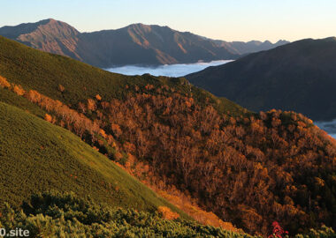塩見岳から望む夕刻の荒川三山