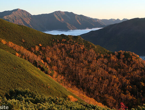 塩見岳から望む夕刻の荒川三山
