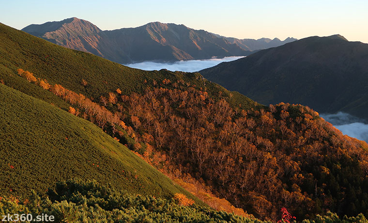 塩見岳から望む夕刻の荒川三山